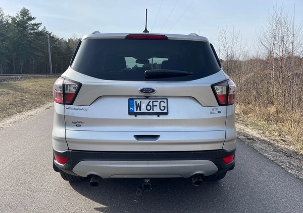 Ford Escape cena 66000 przebieg: 75500, rok produkcji 2018 z Sochaczew małe 277